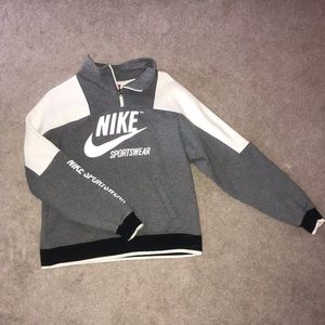 Thick Sporty Nike quarter zip sweater